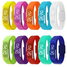 Montres numériques d&#39;écran tactile en caoutchouc de silicone de couleur bonbon de montres de sport de mode LED, bracelet imperméable